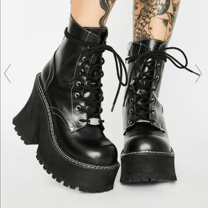 DELIA’S PLATFORM BOOTS